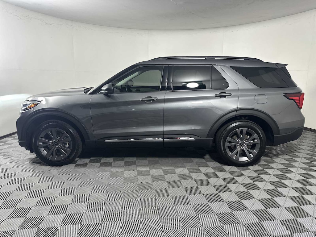 Used 2025 Ford Explorer Active SUV