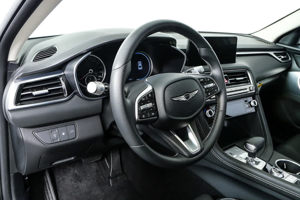 2025 Genesis G70 2.5T photo 4