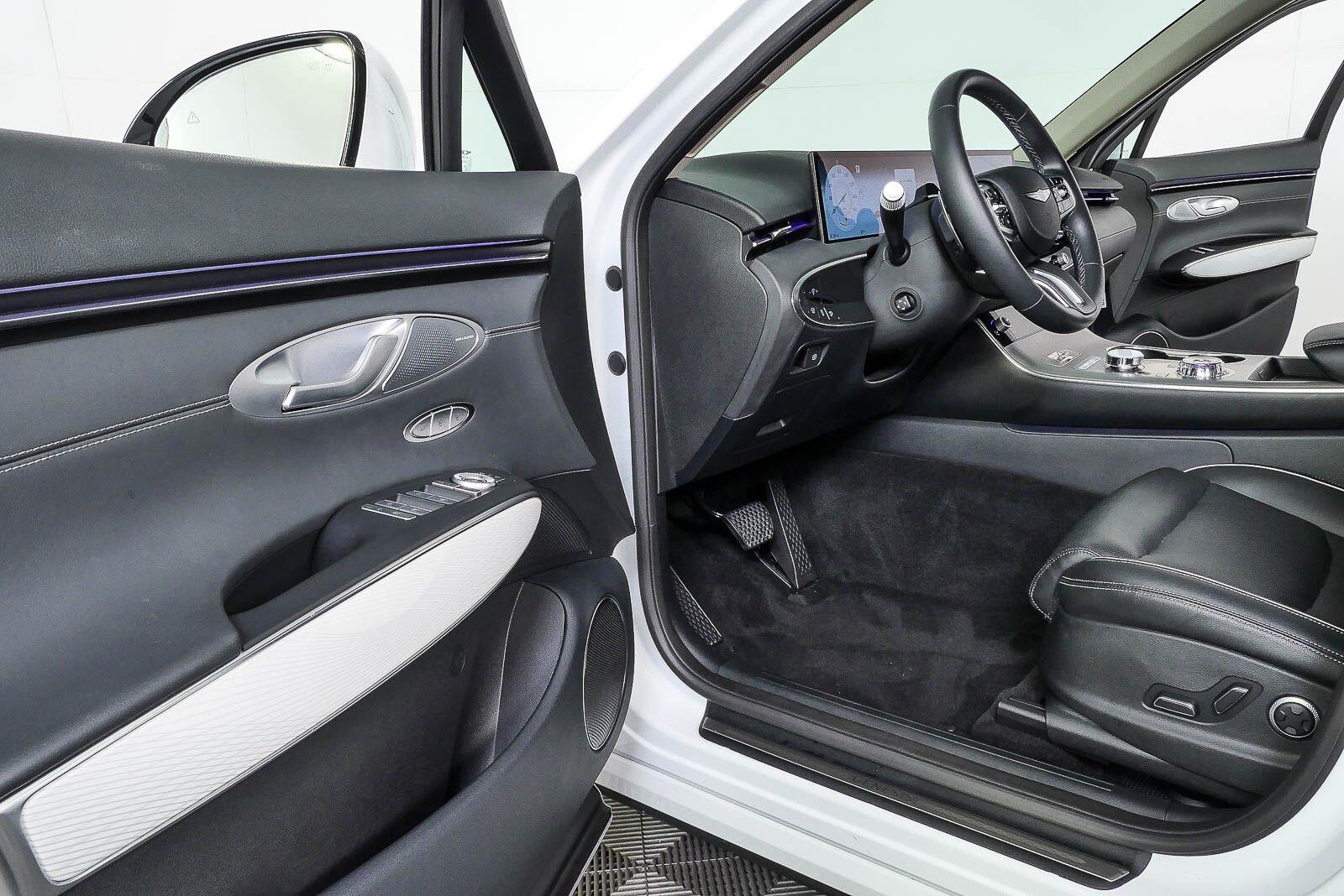 2026 GENESIS GV70 Advanced - Photo 8