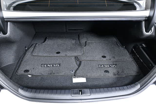 2025 GENESIS G70 Standard - Photo 9