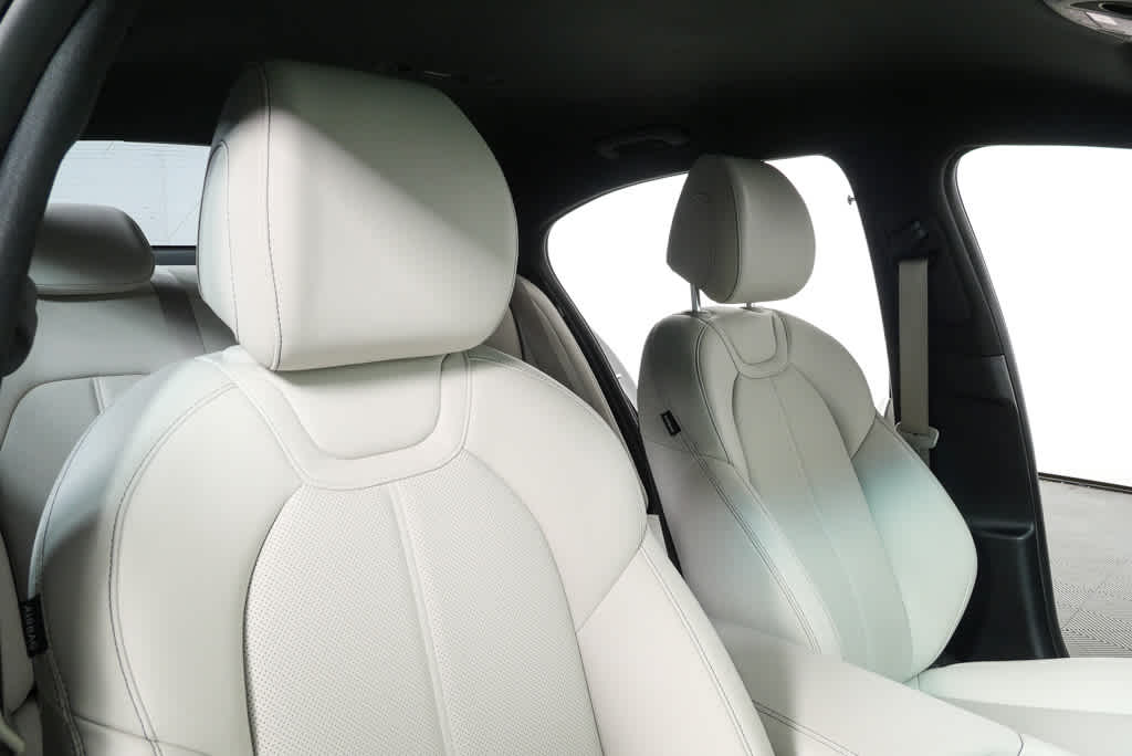 2025 GENESIS G70 Standard - Photo 22