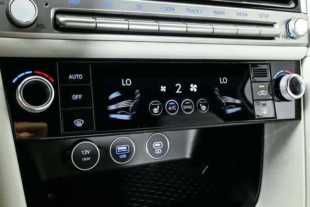 2025 GENESIS G70 Standard - Photo 23