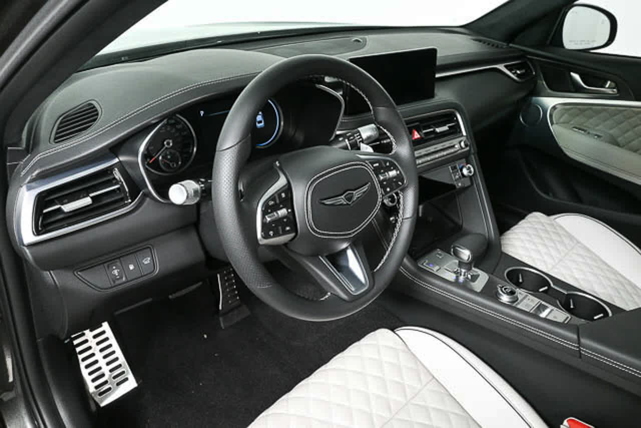 2025 GENESIS G70 Sport Advanced - Photo 38