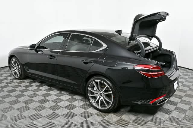 2025 GENESIS G70 Standard - Photo 9