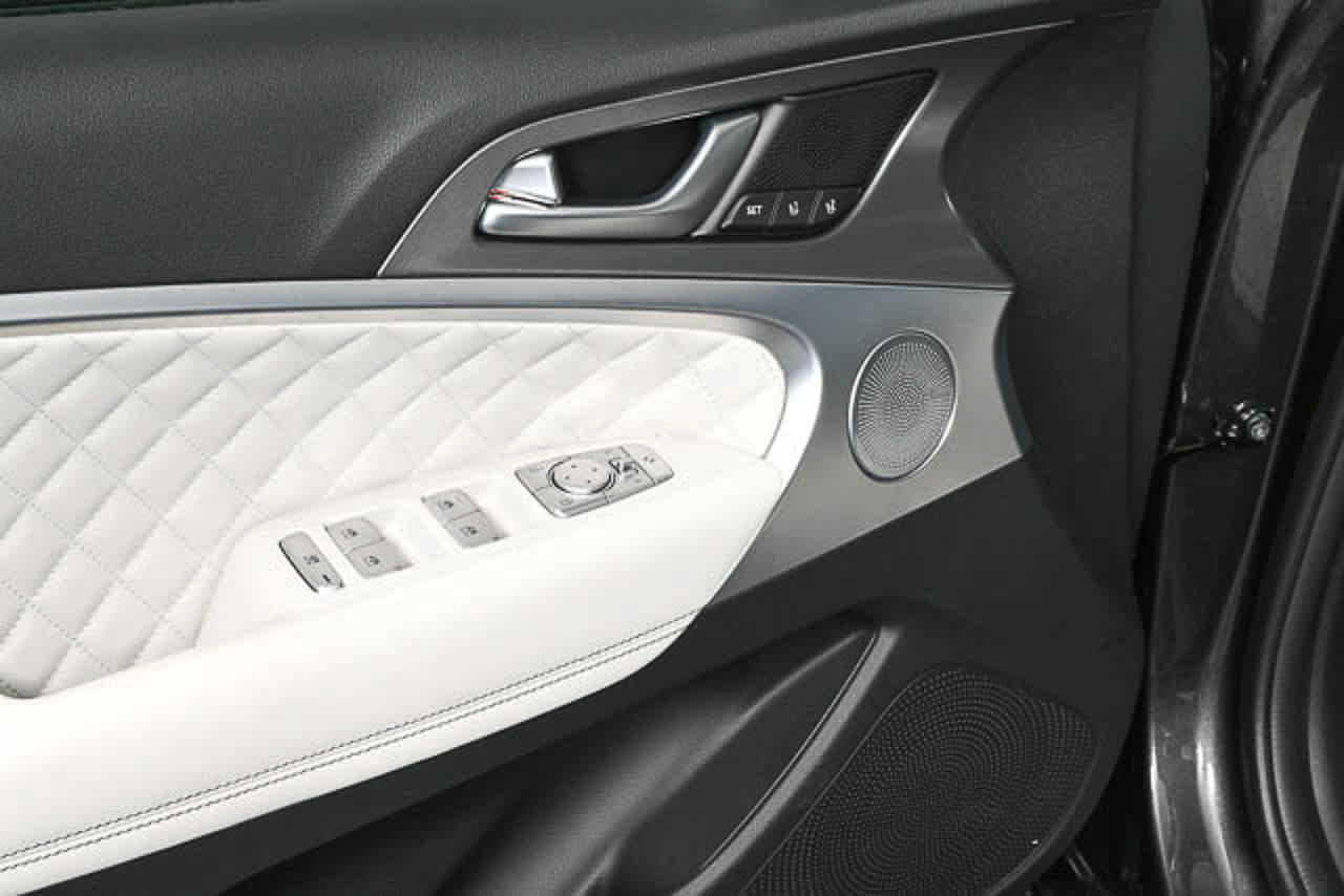 2025 GENESIS G70 Sport Advanced - Photo 36