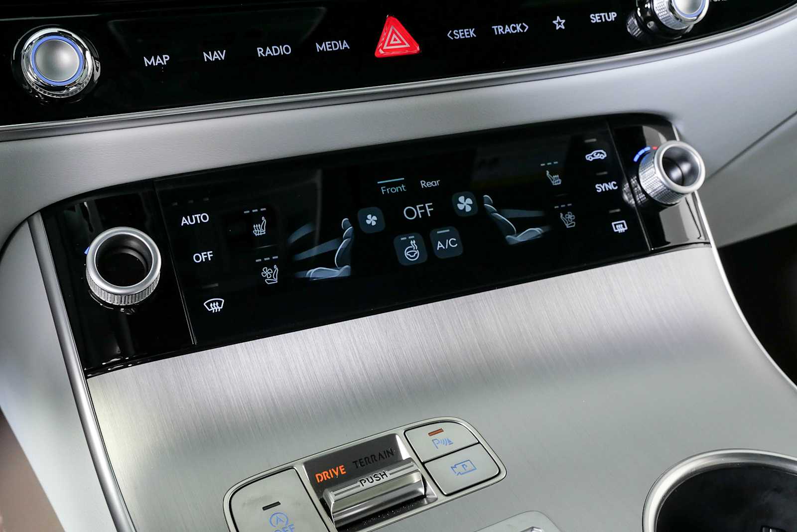 2026 GENESIS GV70 Advanced - Photo 17