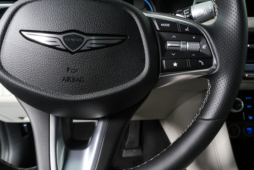 2025 GENESIS G70 Standard - Photo 10