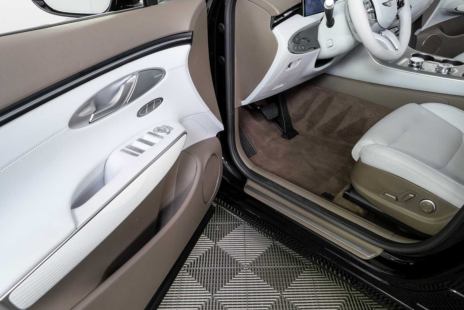 2026 GENESIS GV70 Advanced - Photo 8