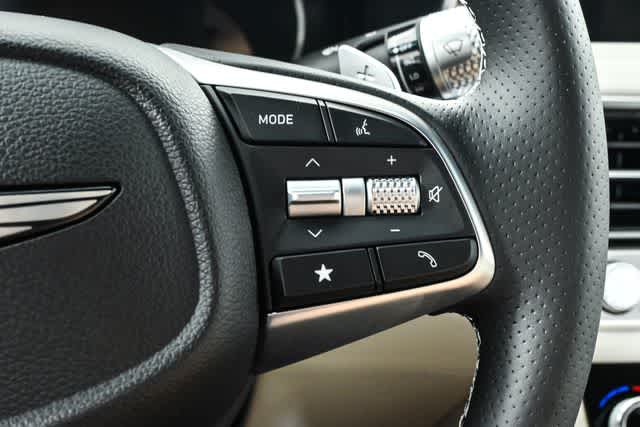2025 GENESIS G70 Standard - Photo 18