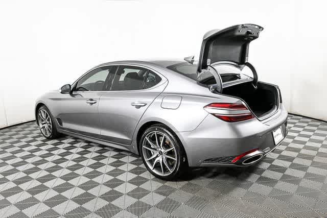 2025 GENESIS G70 Standard - Photo 9