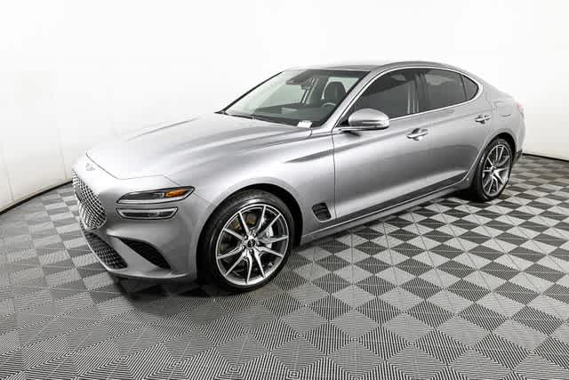 2025 GENESIS G70 Standard - Photo 2