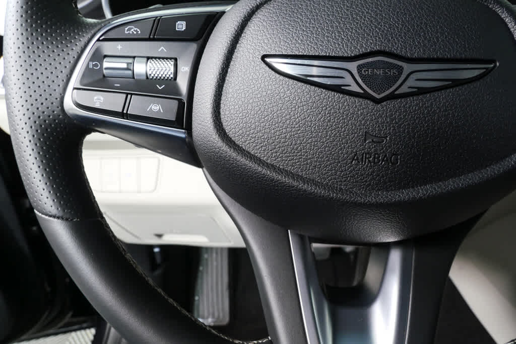 2025 GENESIS G70 Standard - Photo 9