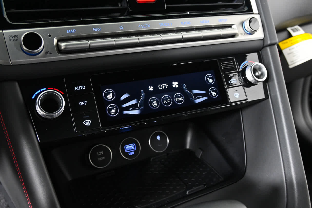 2025 GENESIS G70 Sport Advanced - Photo 18