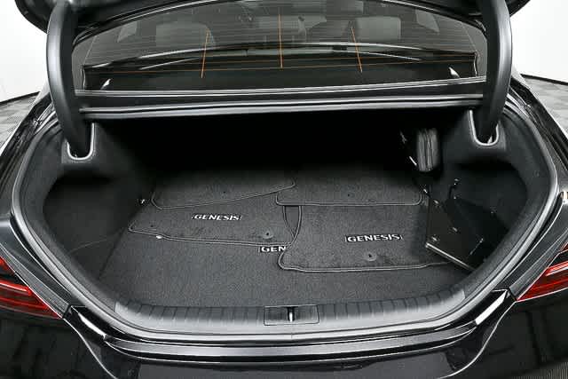 2025 GENESIS G70 Standard - Photo 8