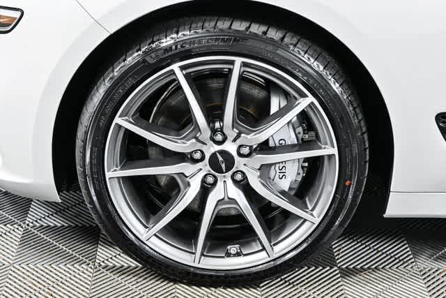2025 GENESIS G70 Standard - Photo 11