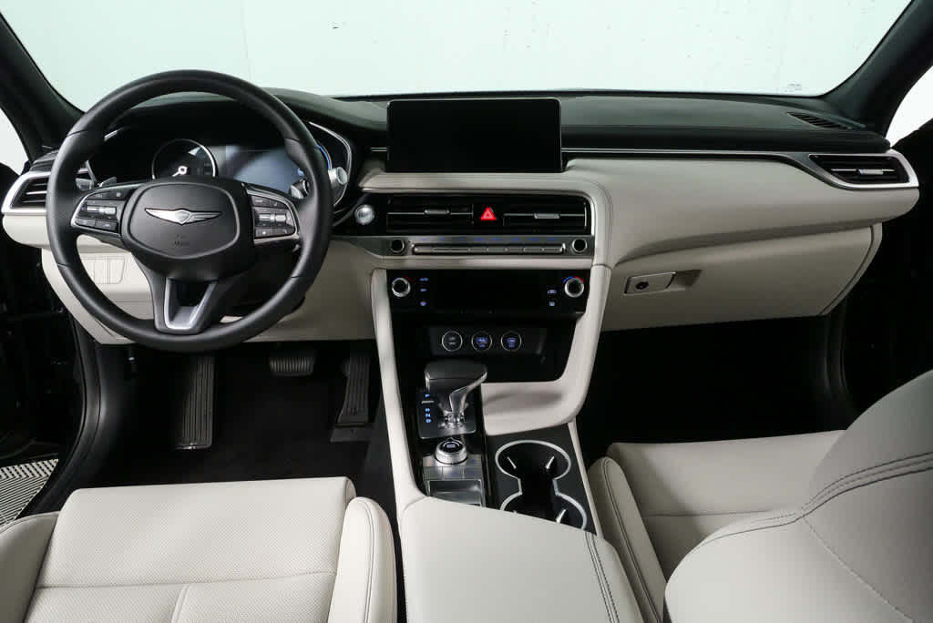 2025 GENESIS G70 Standard - Photo 18