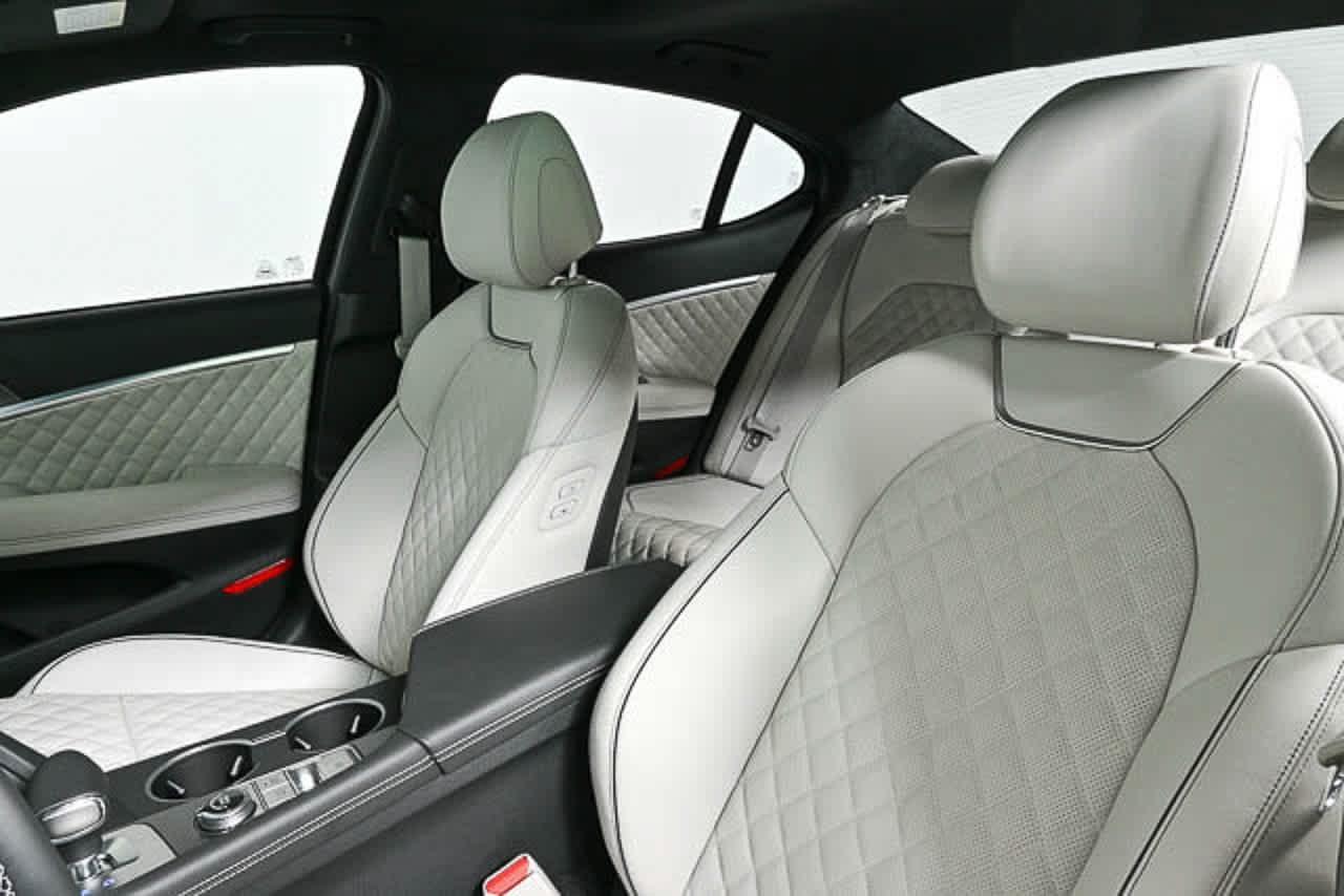 2025 GENESIS G70 Sport Advanced - Photo 39