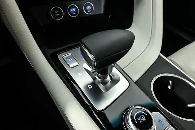 2025 GENESIS G70 Standard - Photo 24