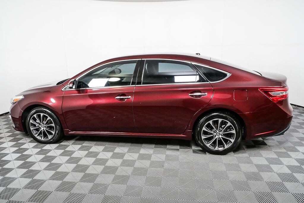 Used 2017 Toyota Avalon XLE Sedan