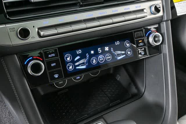 2025 GENESIS G70 Sport Advanced - Photo 24