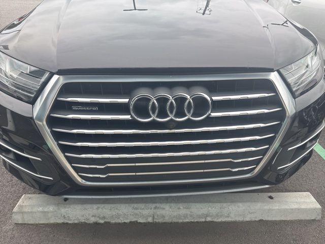2018 Audi Q7 Premium Plus photo 2