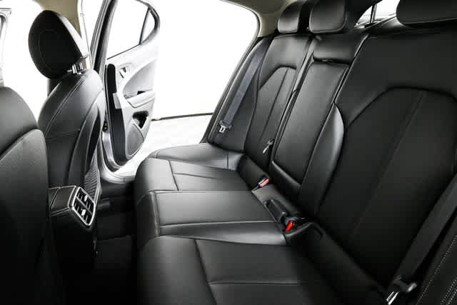 2025 GENESIS G70 Standard - Photo 27