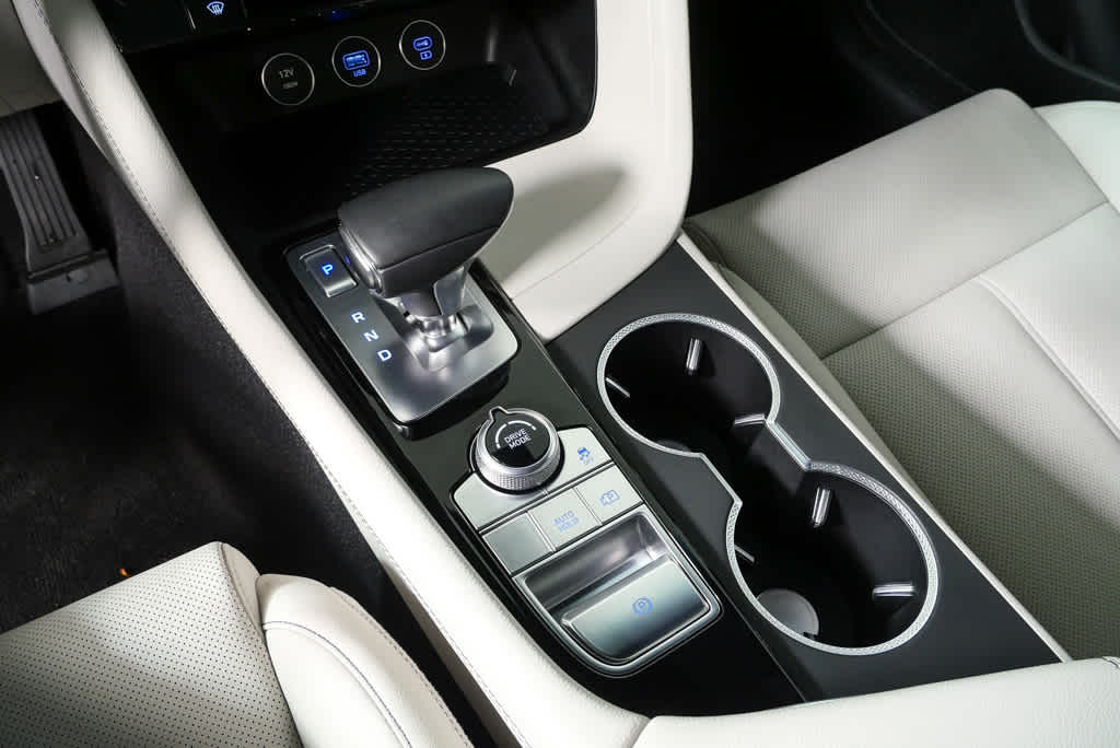 2025 GENESIS G70 Standard - Photo 17