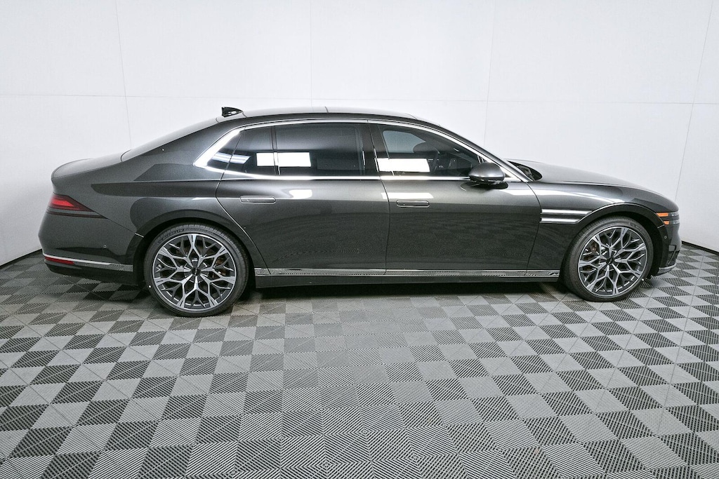 New 2026 Genesis G90 Sedan