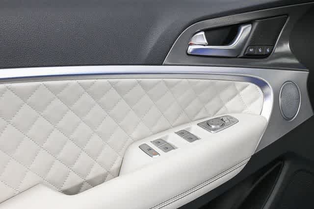 2025 GENESIS G70 Sport Advanced - Photo 14