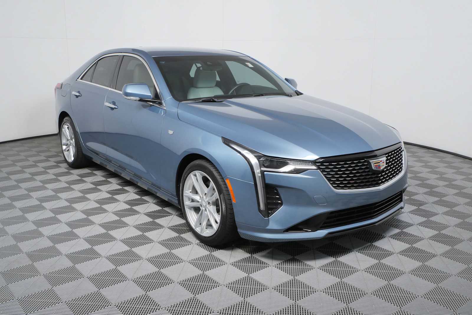 2023 Cadillac CT4