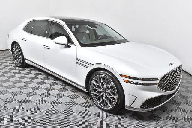 2025 GENESIS G90 Base's photo