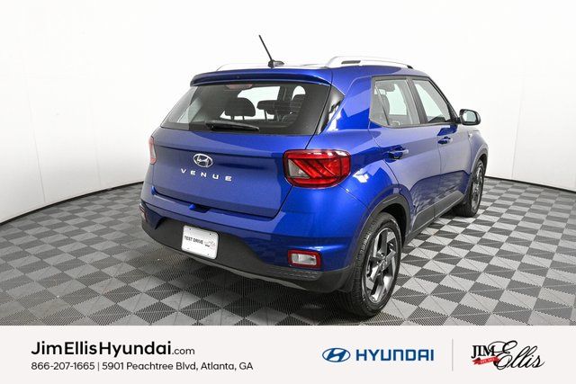 2024 Hyundai Venue Limited photo 2