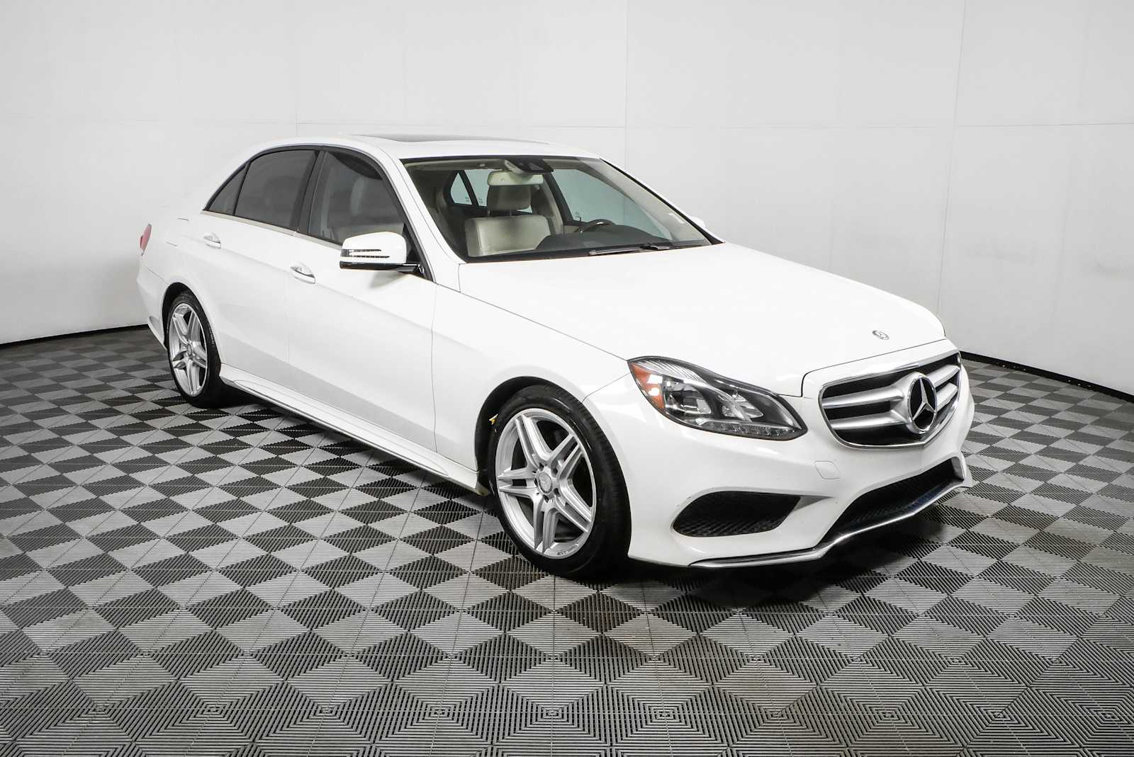 2014 Mercedes-Benz E-Class E350 Sport's photo
