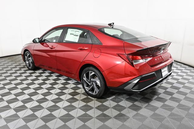 2026 Hyundai Elantra SEL Sport photo 3