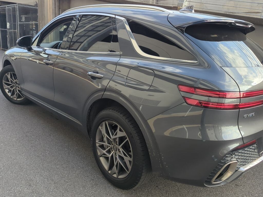 Used 2023 Genesis GV70 2.5T w/Signature Package SUV