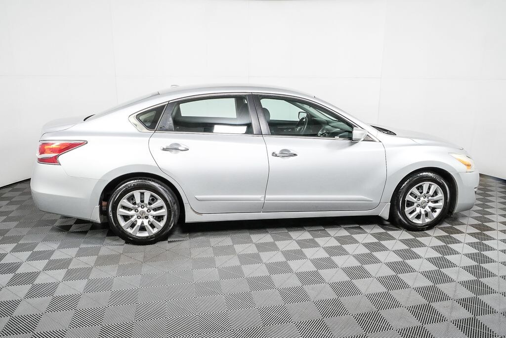 Used 2014 Nissan Altima 2.5 S Sedan