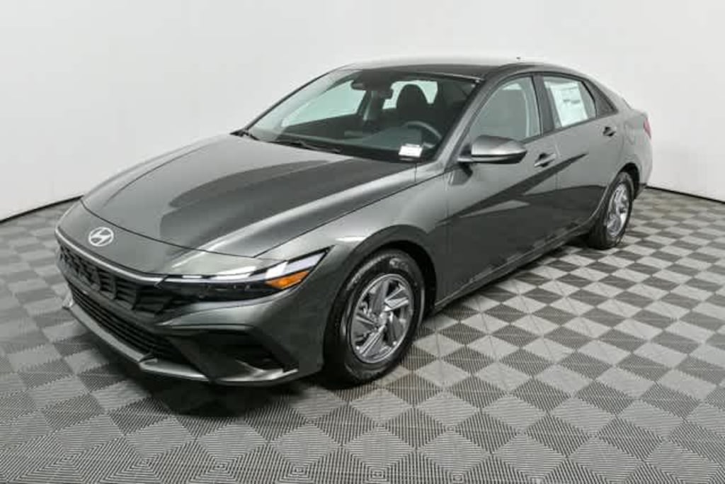 New 2026 Hyundai Elantra SE Sedan