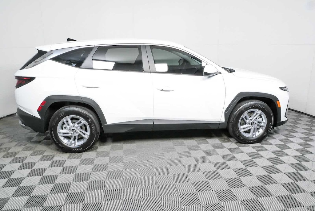 New 2026 Hyundai Tucson SE SUV