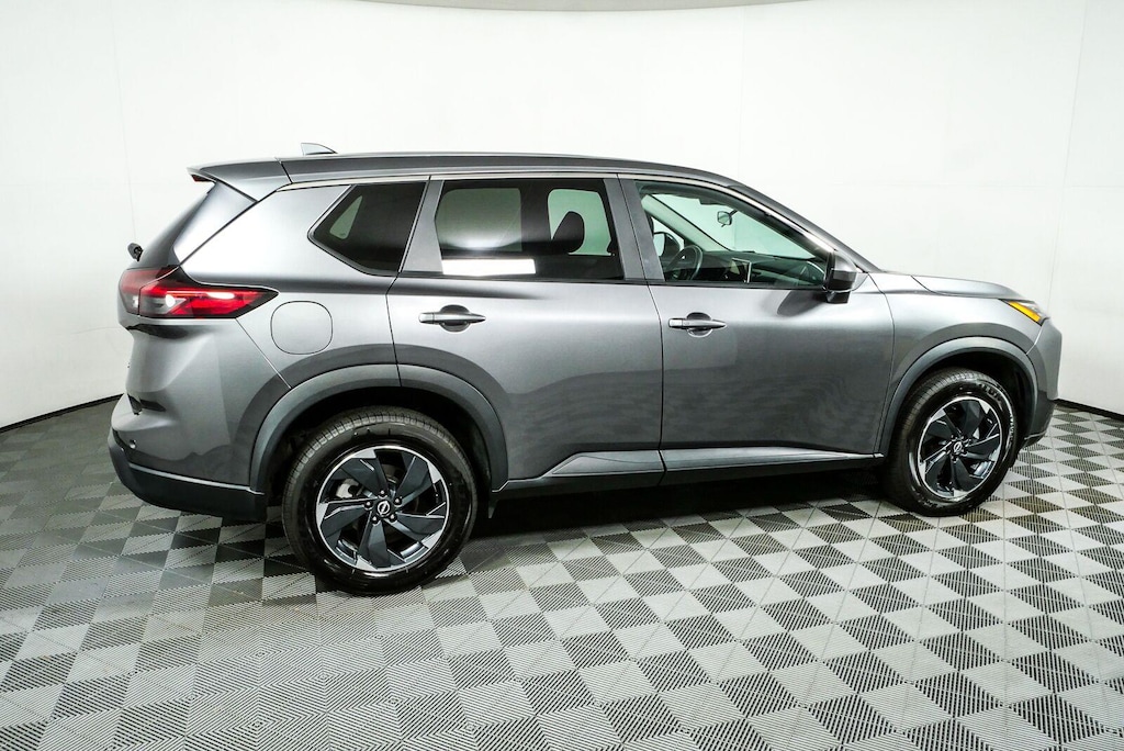 Used 2024 Nissan Rogue SV SUV