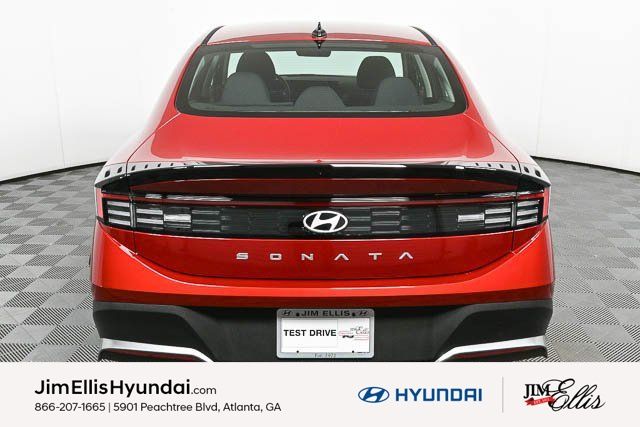 2025 Hyundai Sonata SE photo 4