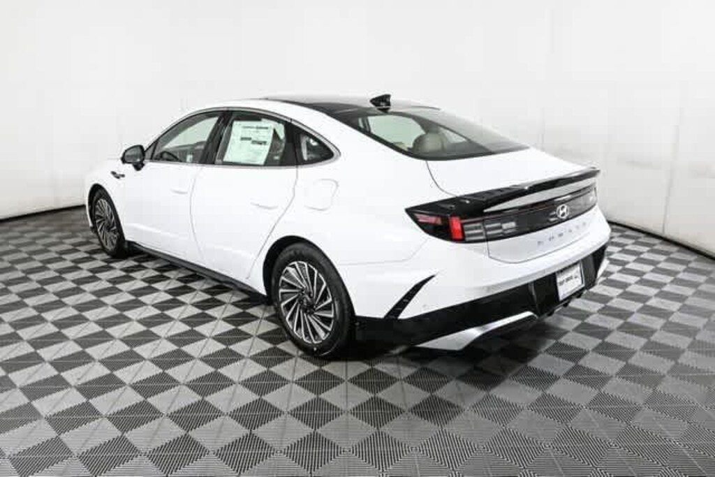 New 2025 Hyundai Sonata Hybrid Limited Sedan