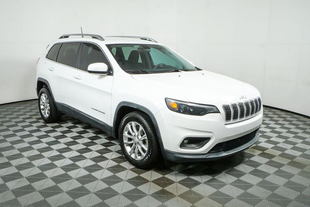 Used 2019 Jeep Cherokee Latitude SUV