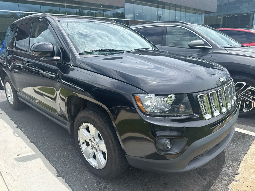 Used 2017 Jeep Compass Latitude FWD