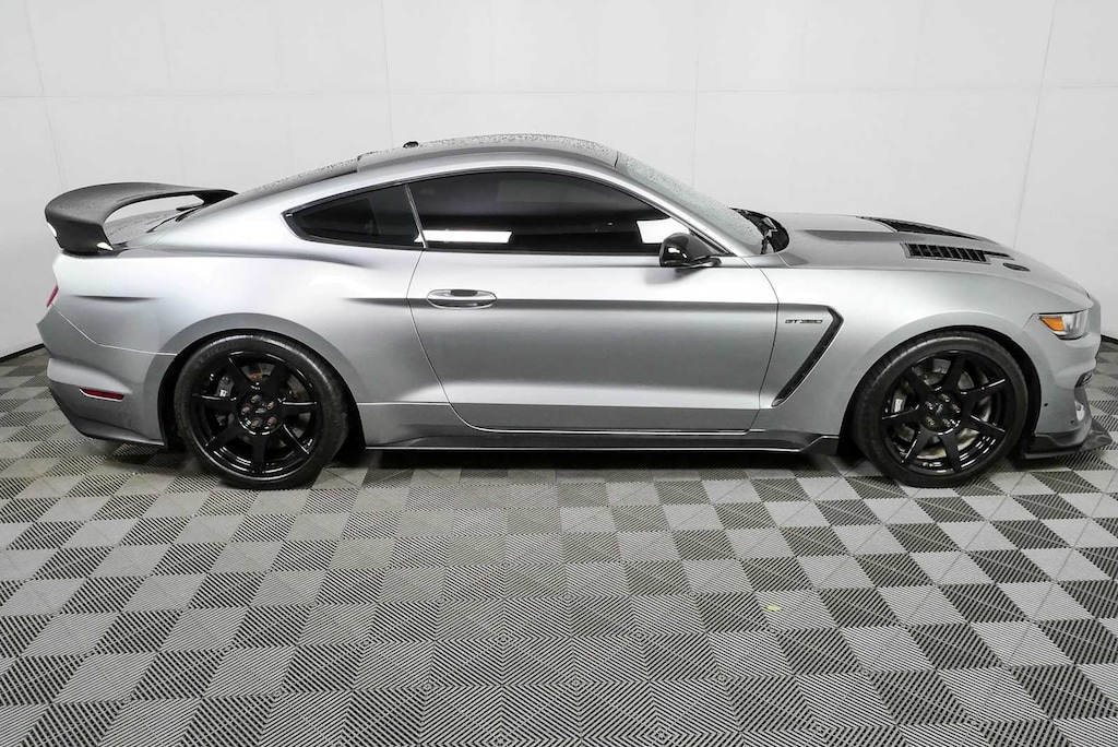 Used 2020 Ford Mustang Shelby GT350R Fastback