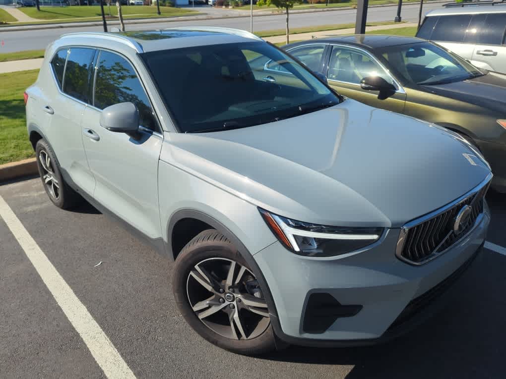 2025 Volvo XC40 B5 Core Bright AWD's photo