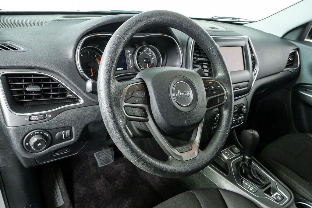 Used 2019 Jeep Cherokee Latitude SUV