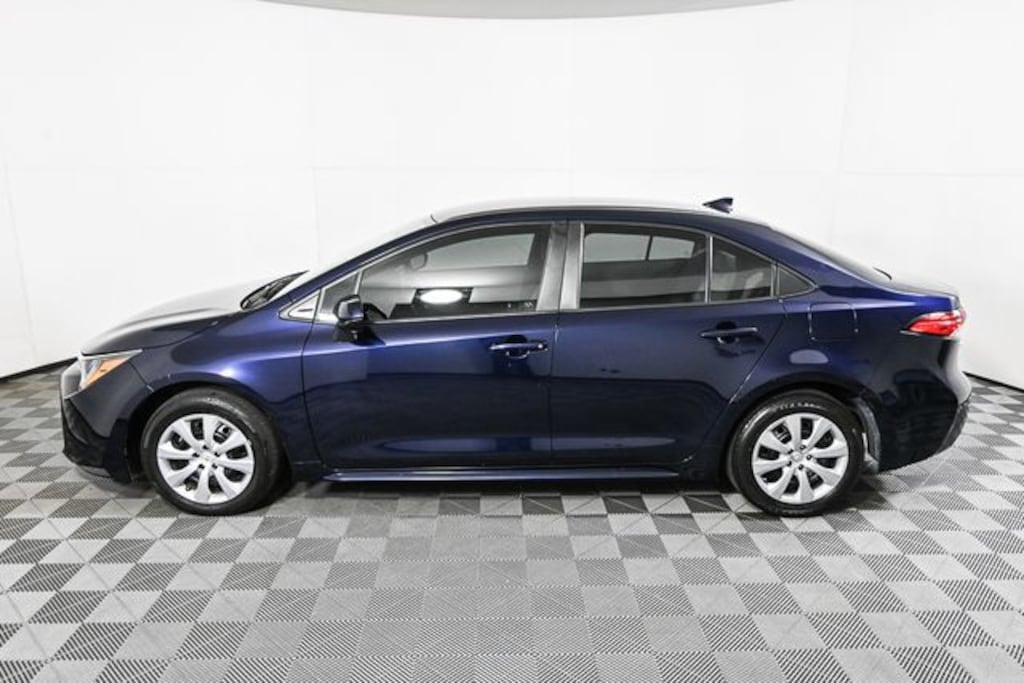 Used 2022 Toyota Corolla LE Sedan