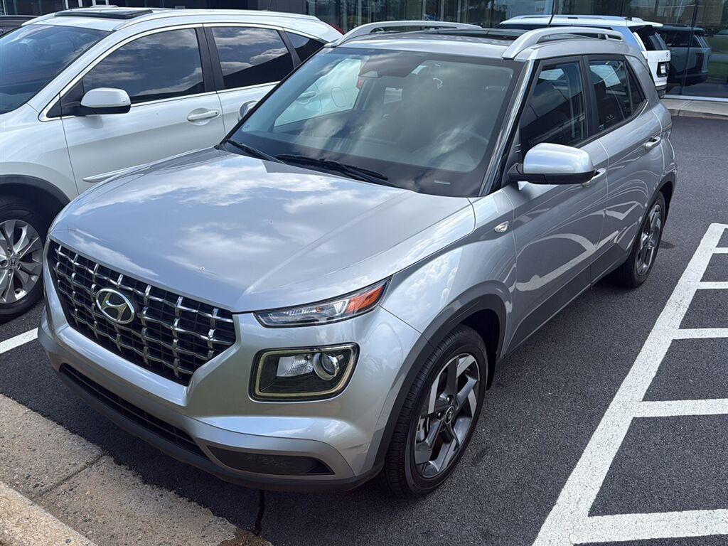 Used 2023 Hyundai Venue SEL SUV