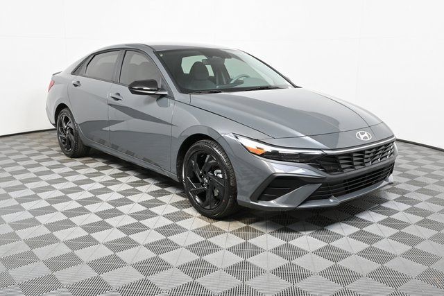 2026 Hyundai Elantra SEL Sport photo 3