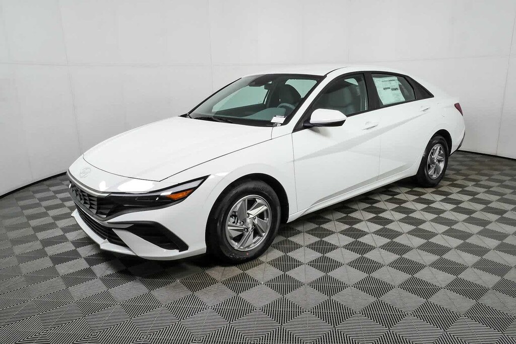 New 2026 Hyundai Elantra SE Sedan